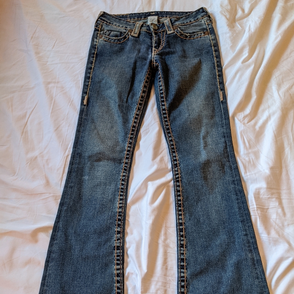 True Religion low-rise bootcut denim jeans detail stitching and distressed sz 28